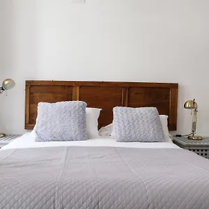 Poets Hostel Lisbon